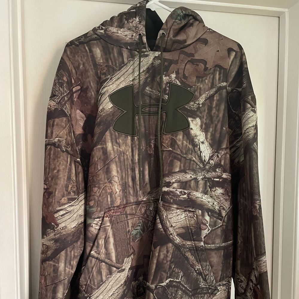 Camo Under Armour Sweatshirt